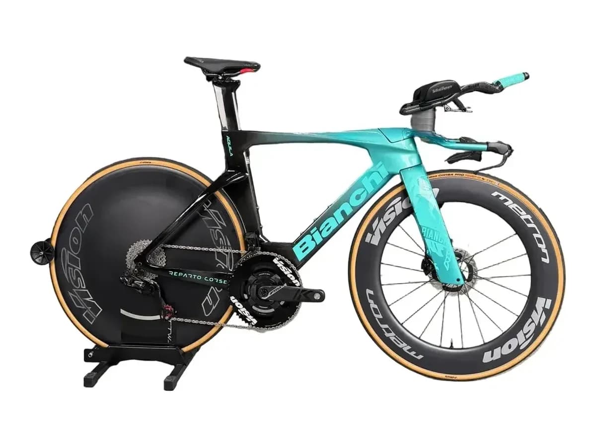 Bianchi Aquila RC Disc Carbon — 1