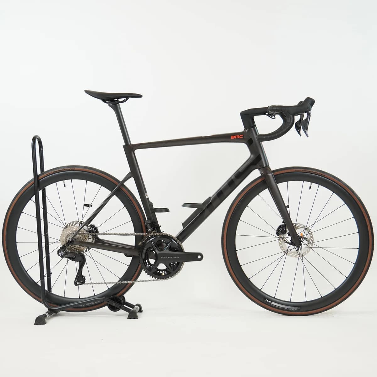 BMC Teammachine SLR 01 SIX red glitter carbon exhibition bike 2027 — 1