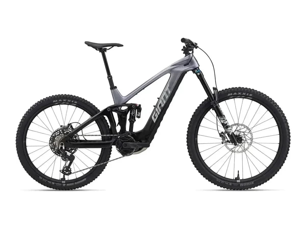 Giant Reign Advanced E+ 1 mercury/carbon smoke 2026 — 1